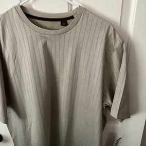 Men’s Tasso Elba refined short sleeve shirt. Size: L